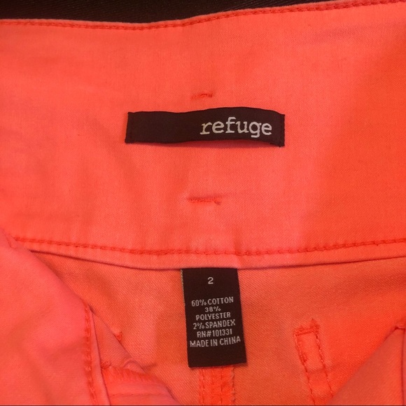 Sz. 2 Neon Short Shorts - Picture 6 of 7